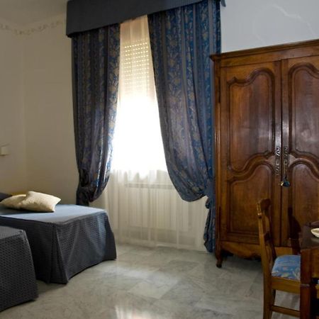 Lady Rose Bed & Breakfast Pise Chambre photo