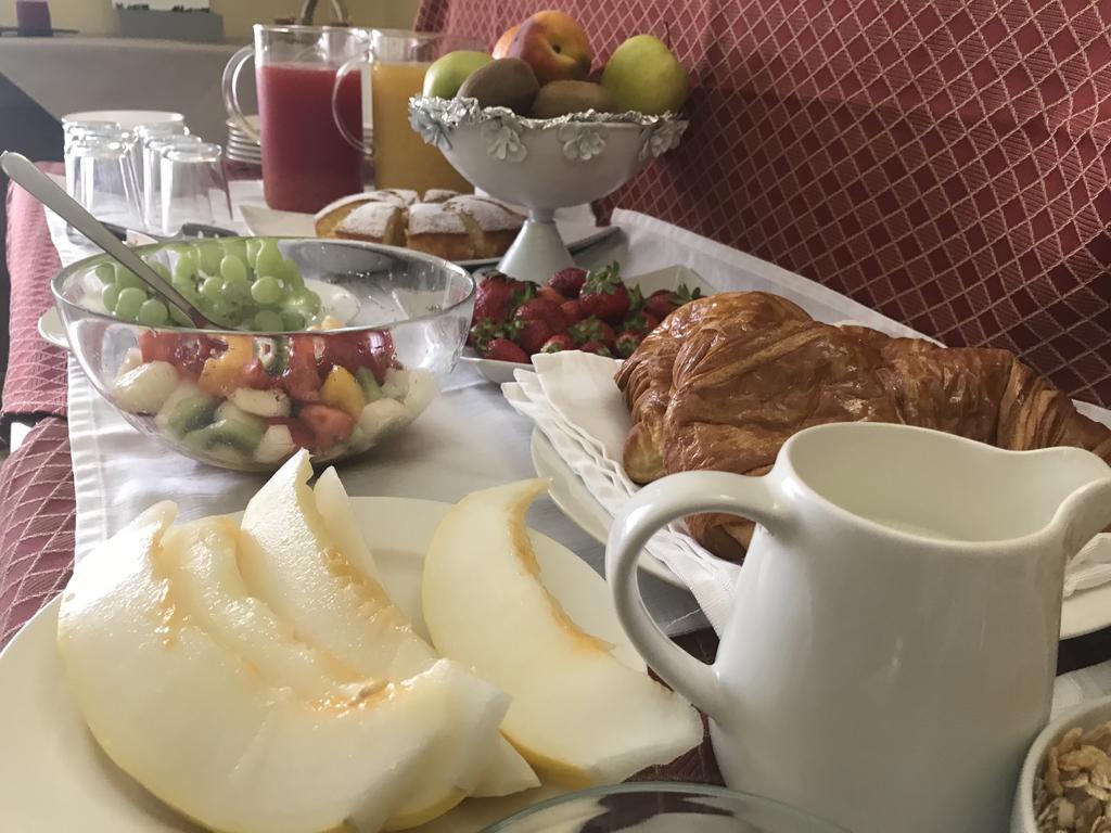 Lady Rose Bed & Breakfast Pise Extérieur photo