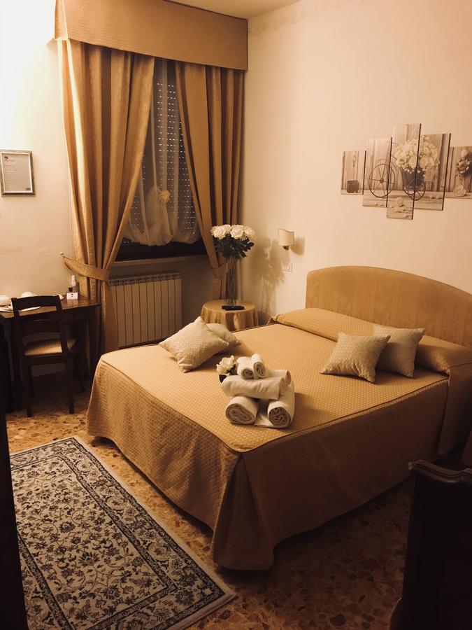 Lady Rose Bed & Breakfast Pise Extérieur photo