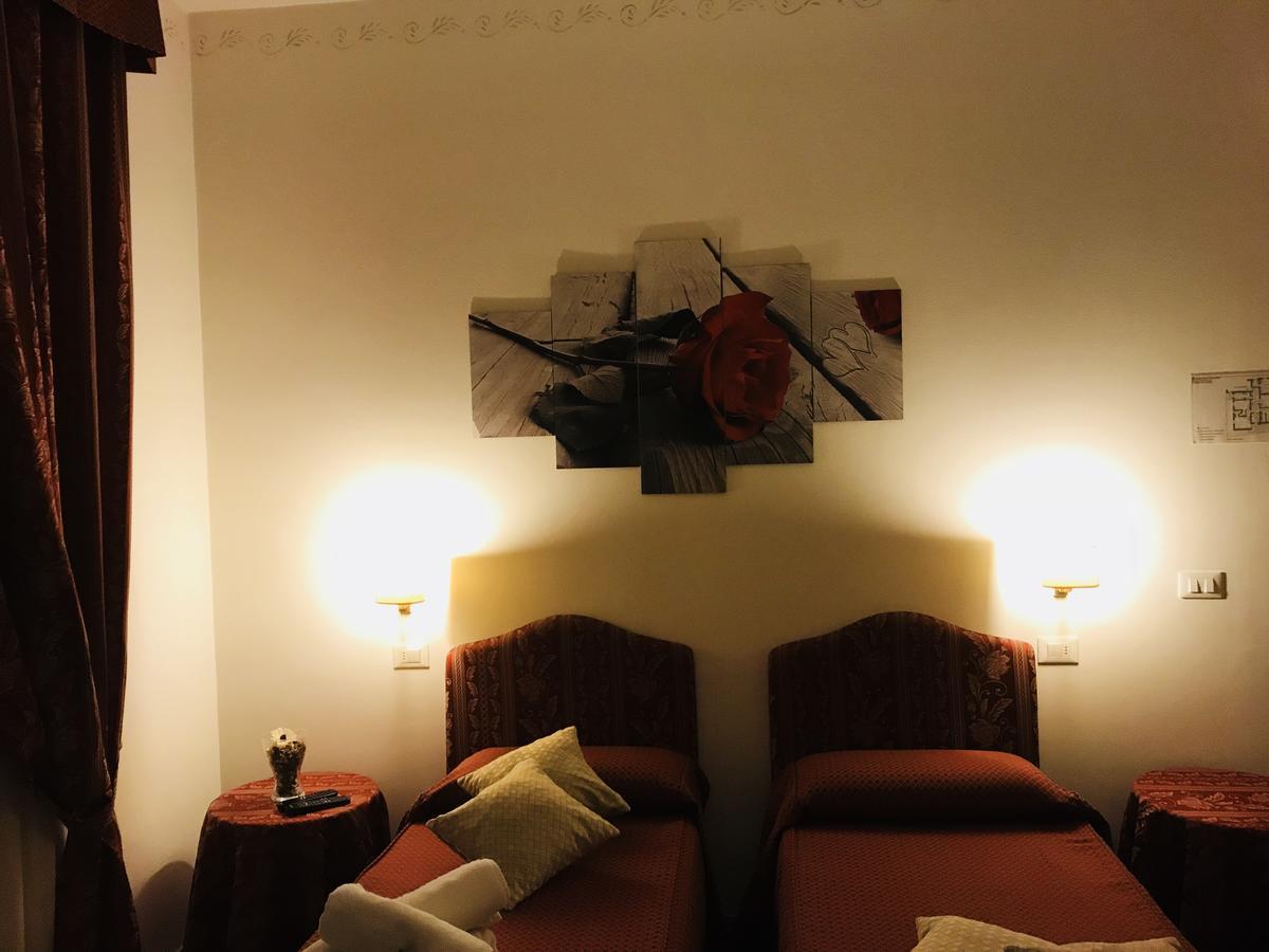 Lady Rose Bed & Breakfast Pise Extérieur photo