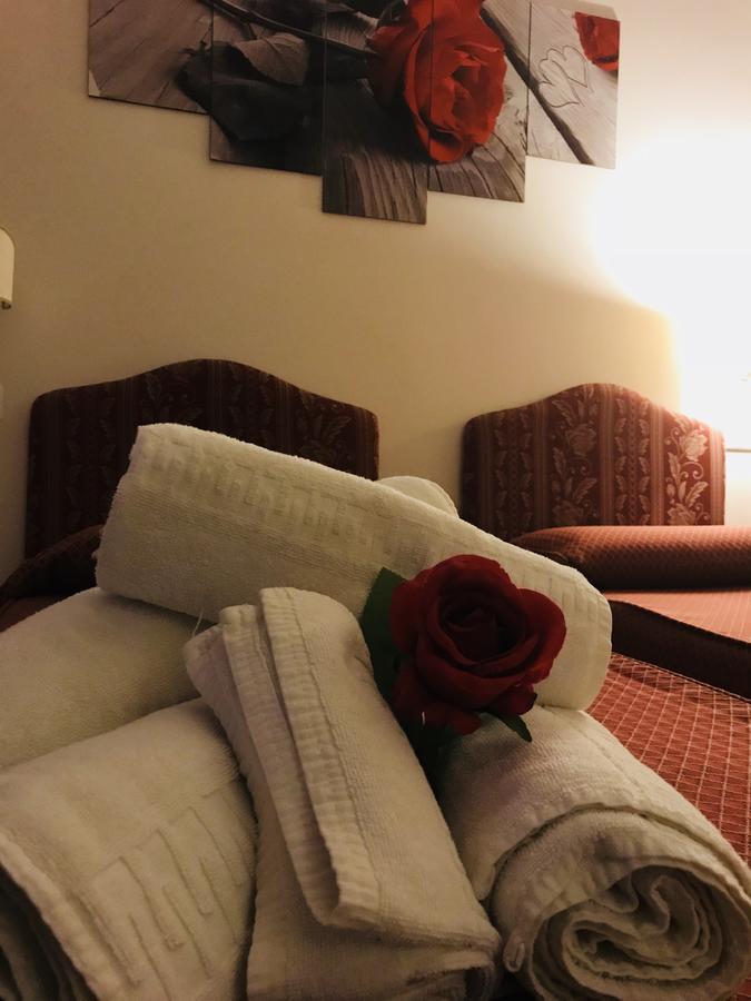Lady Rose Bed & Breakfast Pise Extérieur photo